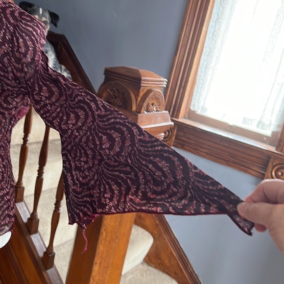 Boho Floral asymmetrical top Sz XS - Picture 5 of 7